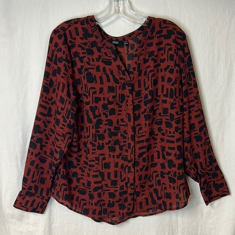 APT9 Women’s Blouse Black Dark Red Abstract Pattern Size PL Hidden Buttons